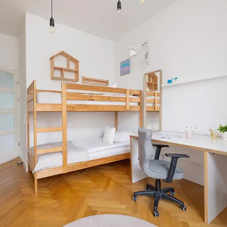 Rodzinny W Centrum Krakowa By Renters Appartamento