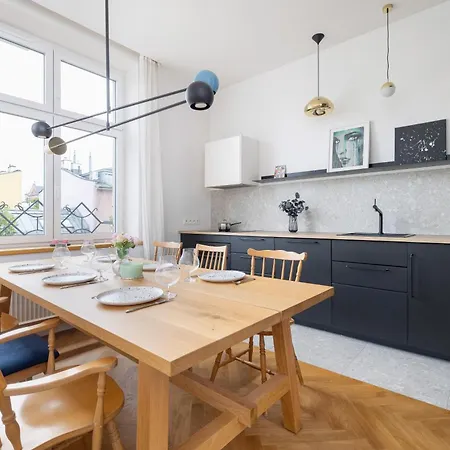 Rodzinny W Centrum Krakowa By Renters Appartamento *